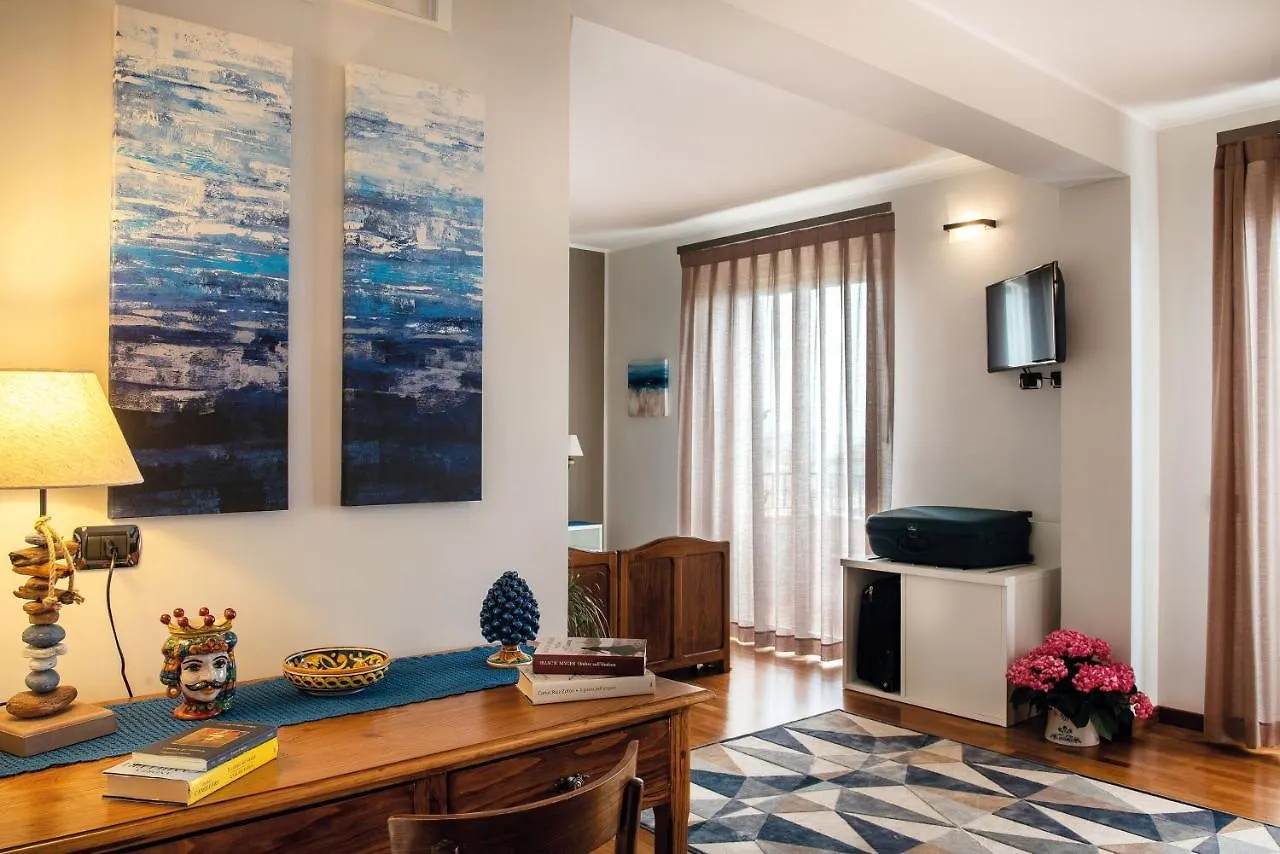 Torrevarata - Guest Rooms Santa Teresa Di Riva Italien