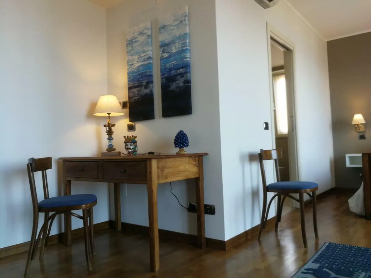 Torrevarata - Guest Rooms Santa Teresa Di Riva Gæstehus