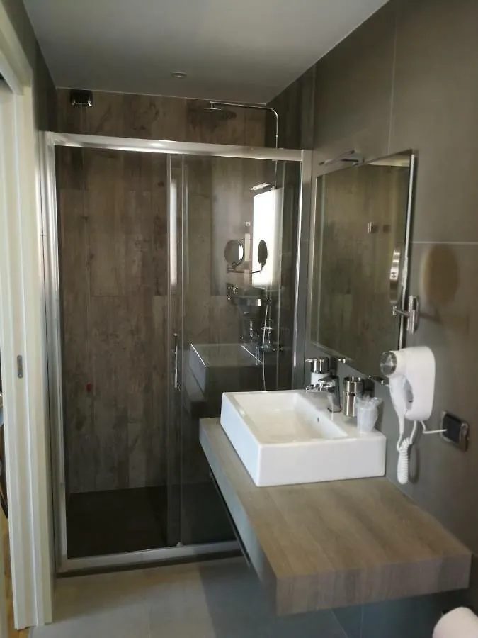 Torrevarata - Guest Rooms Santa Teresa Di Riva Italien
